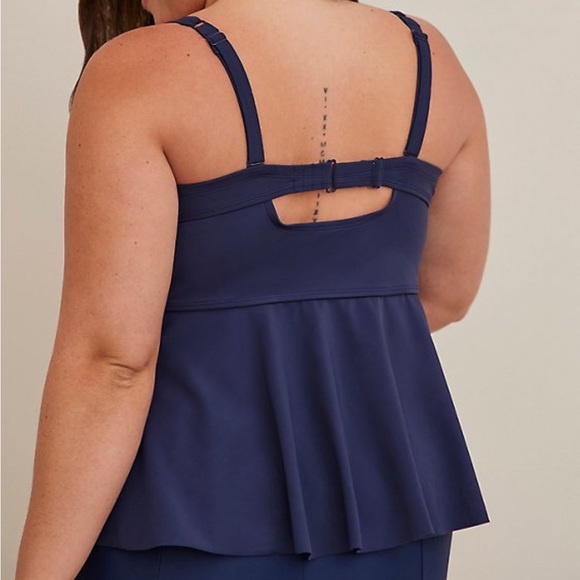 Torrid Peplum Underwire Navy Swim Top size 4-DD/F - Picture 4 of 4